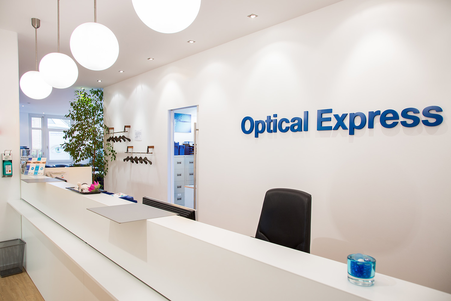 Wie viel kostet Augenlasern? Augen Lasern Kosten Optical Express